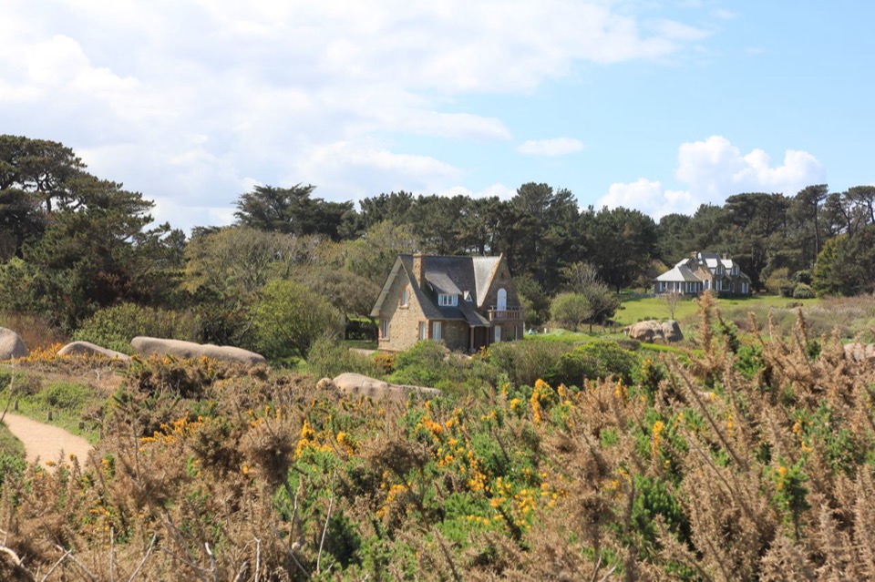 Felsformation mit Meeresblick, Küstenwanderweg Bretagne